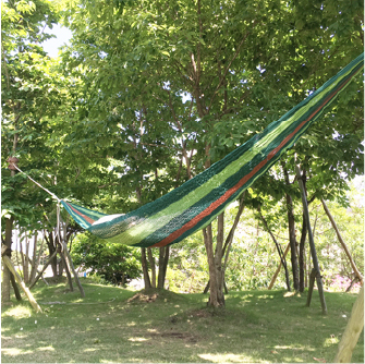 【step05】もう片方も同じ要領で木に繋げば設置完了。