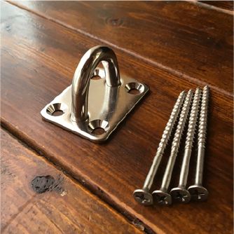 ハンモックを直接引っ掛けることのできない場所（手の届かない高い場所）に取り付ける場合に使います。設置する際は、まず下穴をあけてからビスをとめてください。