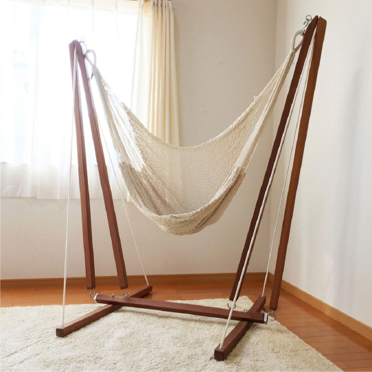 専用のスタンドを活用してチェアハンモックの設置